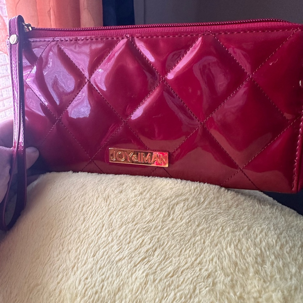 Joy & Iman Glossy Red Quilted wristlet - Picture 11 of 13